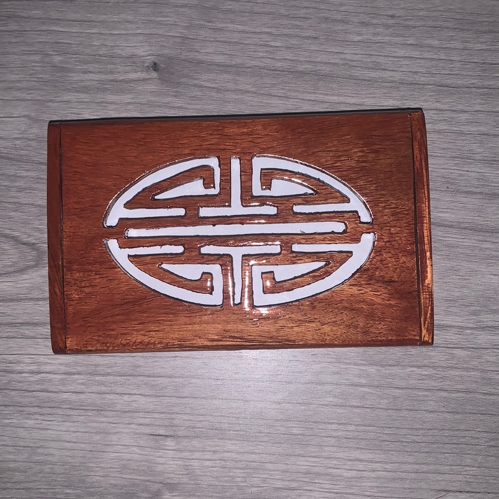 Wooden Desk to Pocket Convertible Business Card Holder: Redwood finish